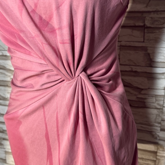 URBAN REVIVO Ruched Twist Front Dress - Picture 2 of 9